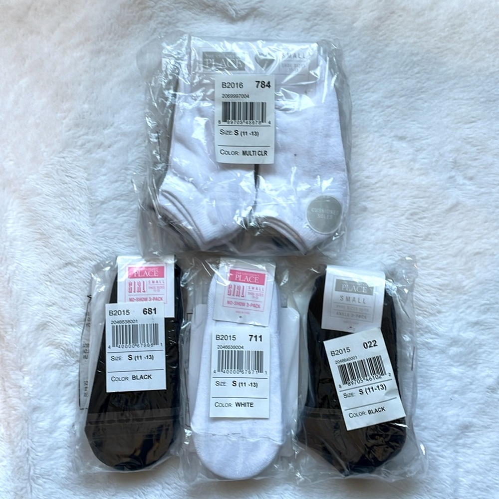 Lot of Girls Socks - size Small (11-13)